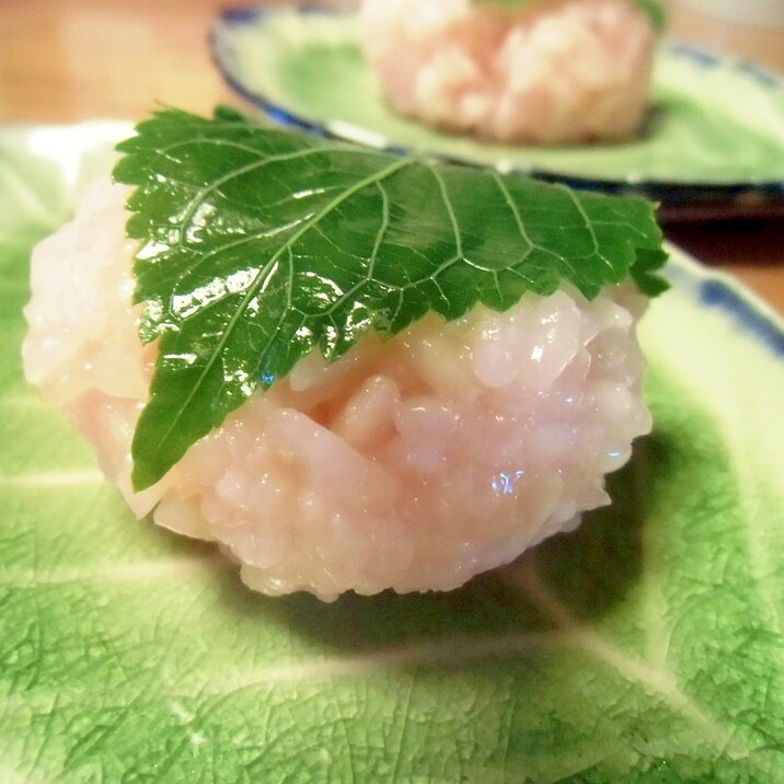 もち米で作る桜餅